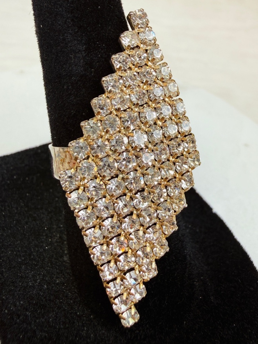 Sparkling Rhinestone 7.5 adjustable Statement Ring - Picture 4 of 6